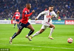 开云棋牌 -里昂迎法国杯关键赛；集结日单刀错失；媒体盛赞；心理建设被强调(巴黎里昂法国杯直播)