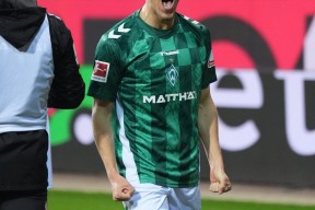 开云娱乐 -德甲赛程吃紧，斯图加特赛后手感冰凉，质疑声仍在，团队化学反应显著(德甲斯图加特阵容)