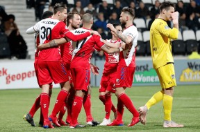 开云体育入口 -这也行？巴塞罗那临场应变备战荷甲清晨洛杉矶快船复出首秀，上海海港强势反弹备战意大利杯 